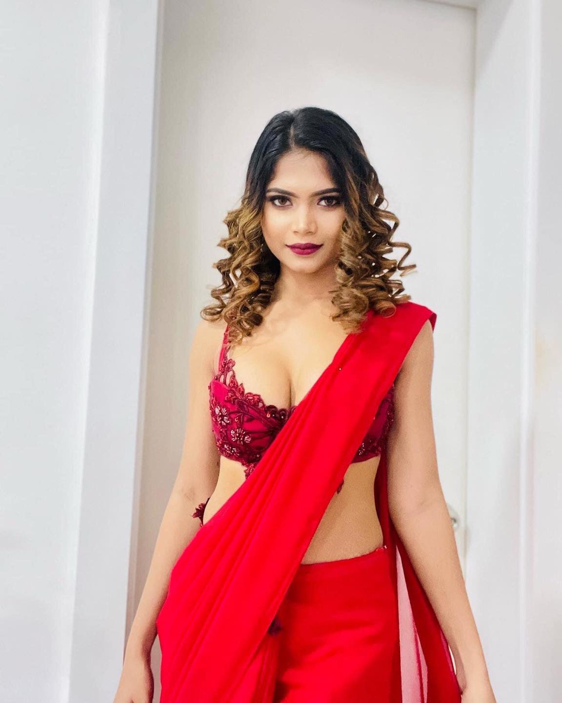 Hasini Samuel Red Saree (2)